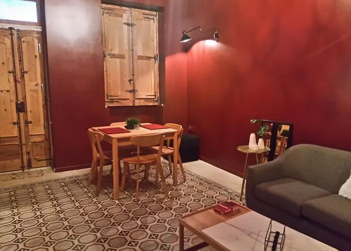 Traditional Townhouse Malta - Unique Location Feriehus Luqa